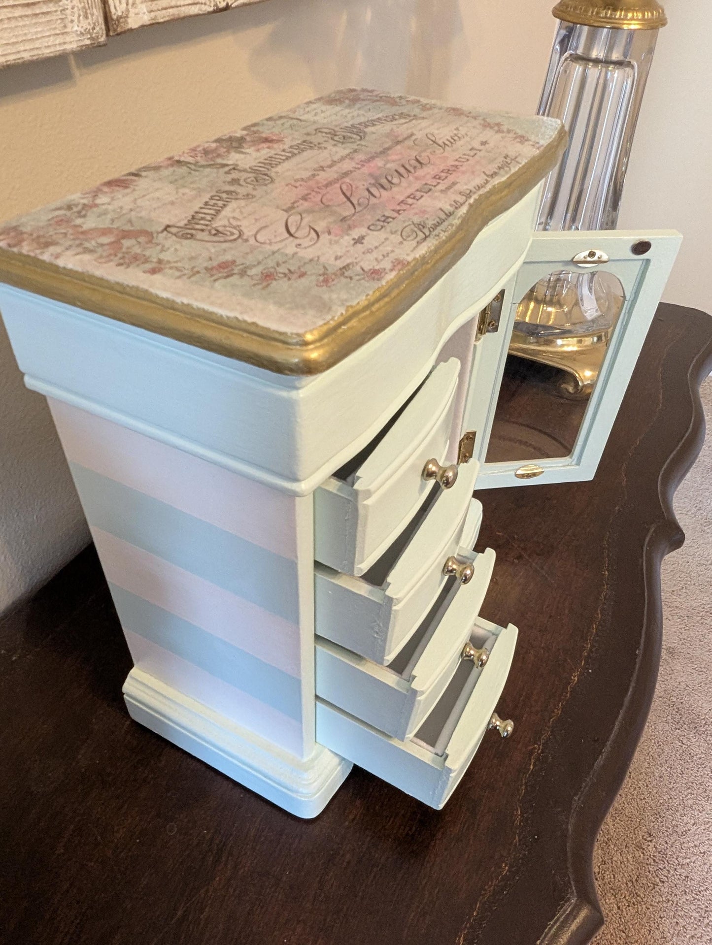 One of a Kind Vintage Hand Painted Tabletop Green White & Gold Jewelry Box
