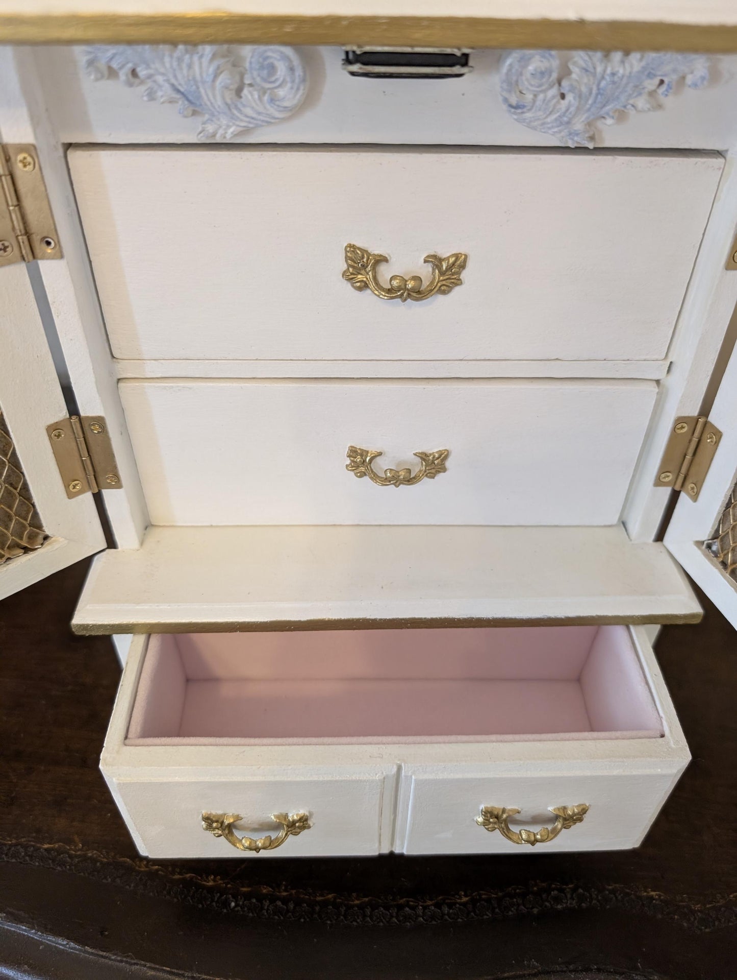 Vintage Custom Hand Painted Shabby Chic Tabletop Birds White & Gold Jewelry Box