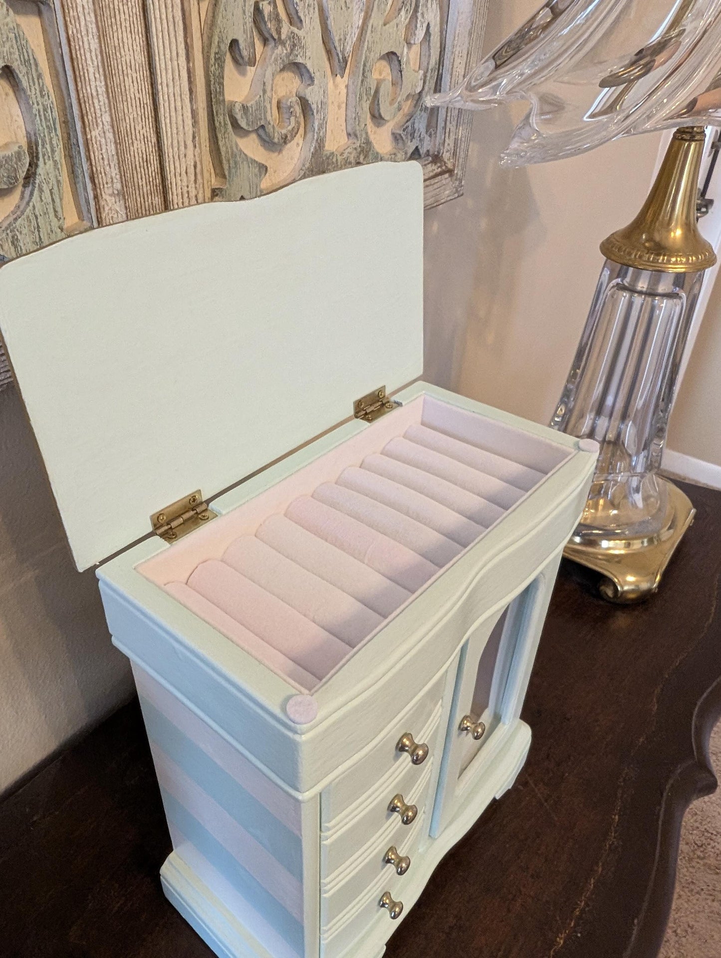 One of a Kind Vintage Hand Painted Tabletop Green White & Gold Jewelry Box